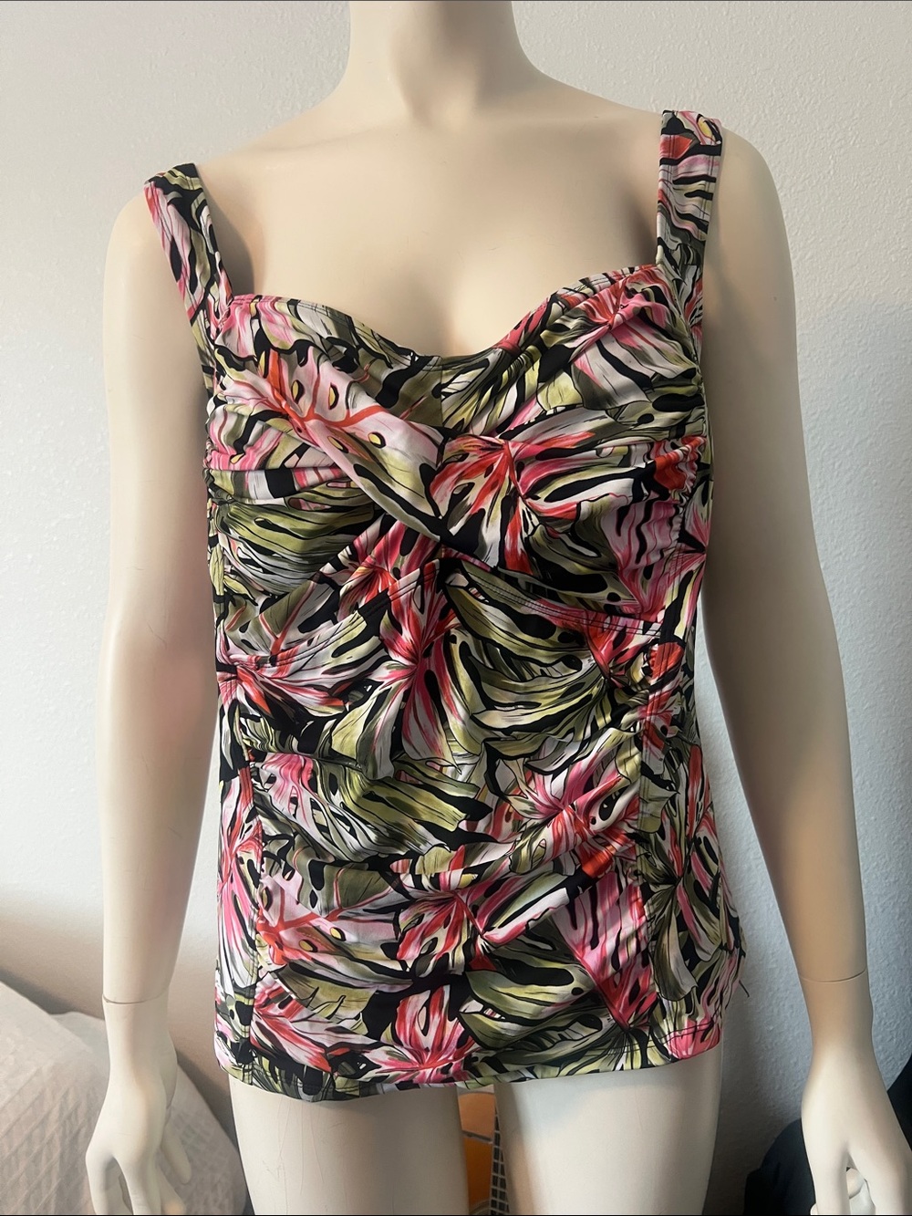 Swimsuits For All Pink Black Green Floral Tankini Top